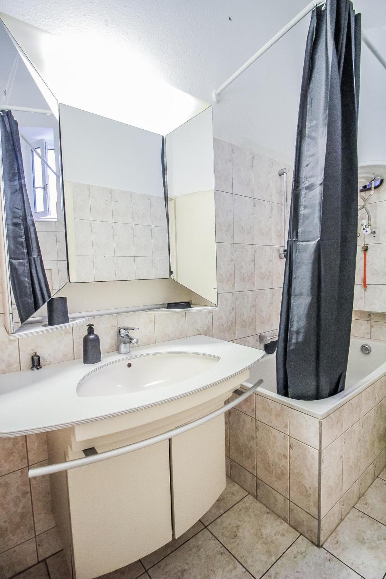 Comfortable Accommodations In The Alterlaa Area Lv5 Wien Eksteriør billede